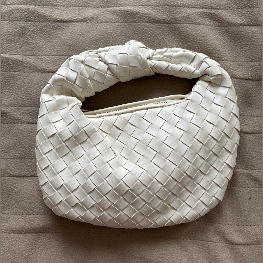 Urban Expression Tracy Woven Handbag in White